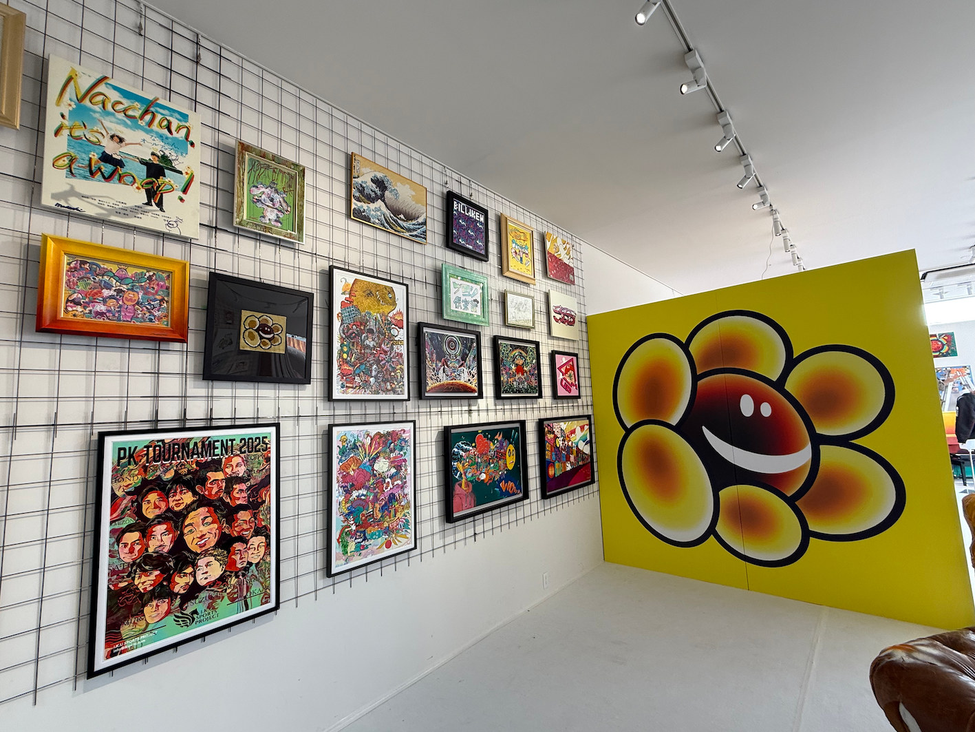 2025年大阪・関西万博のMUSASHI個展の展示壁面と作品。